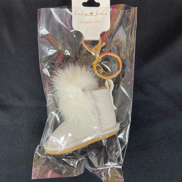 Tiny boot keychain - Picture 2 of 2